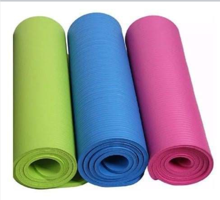 Colchoneta pilates/yoga PVC antideslizante. Medidas 1.75 x 60 x 6 mm. Colores varios lisos. Precio. $U 470. Ref. Nº 32